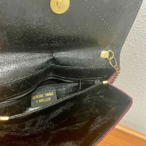 VTG 70’s Genuine Snakeskin Clutch Shoulder Bag Red Gold chain strap Flap Rare - Picture 7 of 16